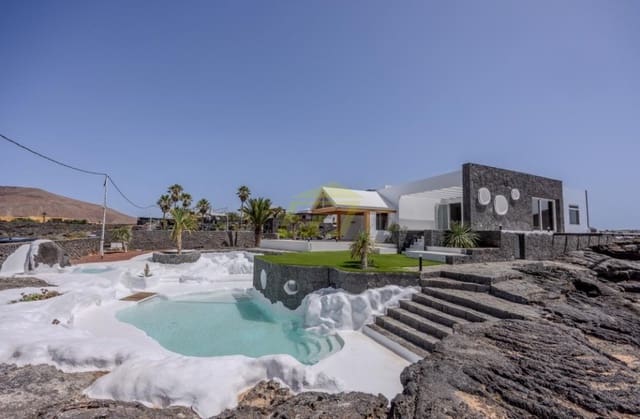 6 Zimmer Villa zu verkaufen in Tahiche, Teguise mit Pool - 2.100.000 € (Ref: 9503792)