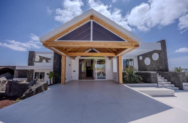 6 Zimmer Villa zu verkaufen in Tahiche, Teguise mit Pool - 2.100.000 € (Ref: 9503792)