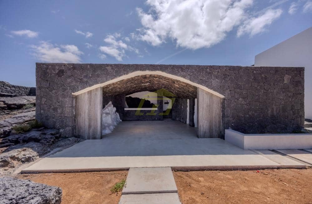 6 bedroom Villa for sale in Tahiche with pool - € 2,100,000 (Ref: 9503792)