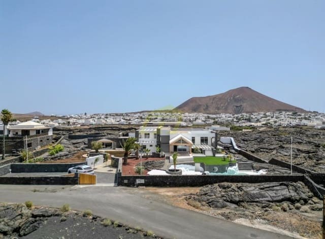 Chalet de 6 habitaciones en Tahiche, Teguise en venta con piscina - 2.100.000 € (Ref: 9503792)