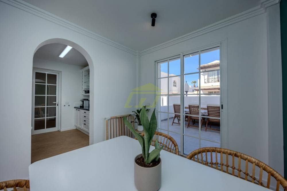 4 soveværelse Villa til salg i Puerto del Carmen - € 565.000 (Ref: 9503793)