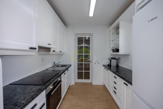 4 soveværelse Villa til salg i Puerto del Carmen, Tías - € 565.000 (Ref: 9503793)