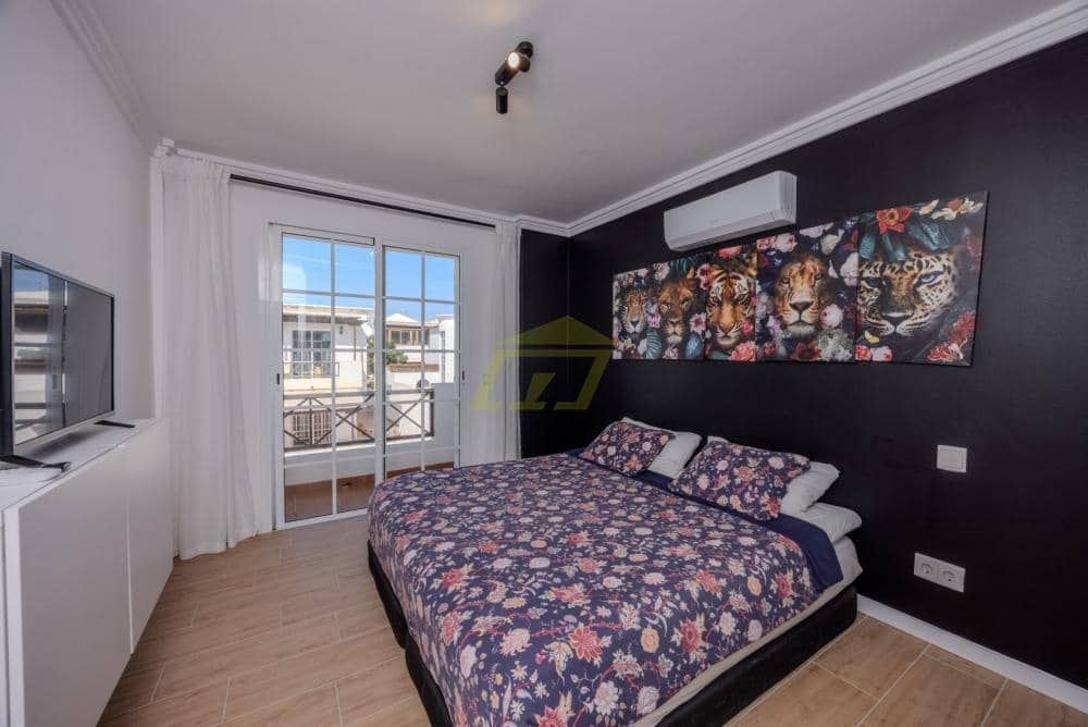 4 soveværelse Villa til salg i Puerto del Carmen - € 565.000 (Ref: 9503793)