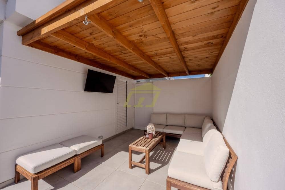 4 soveværelse Villa til salg i Puerto del Carmen - € 565.000 (Ref: 9503793)