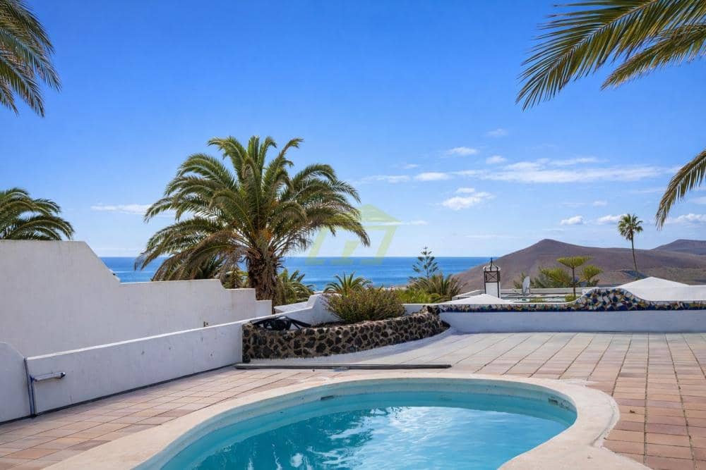 4 sovrum Villa till salu i Nazaret med pool - 750 000 € (Ref: 9503794)