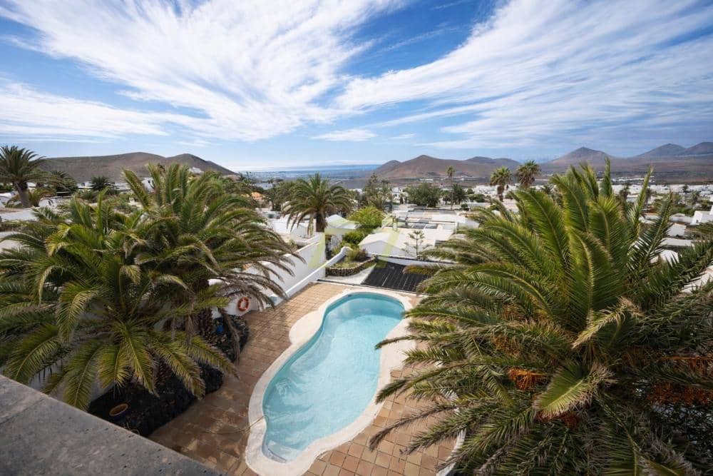 4 sovrum Villa till salu i Nazaret med pool - 750 000 € (Ref: 9503794)