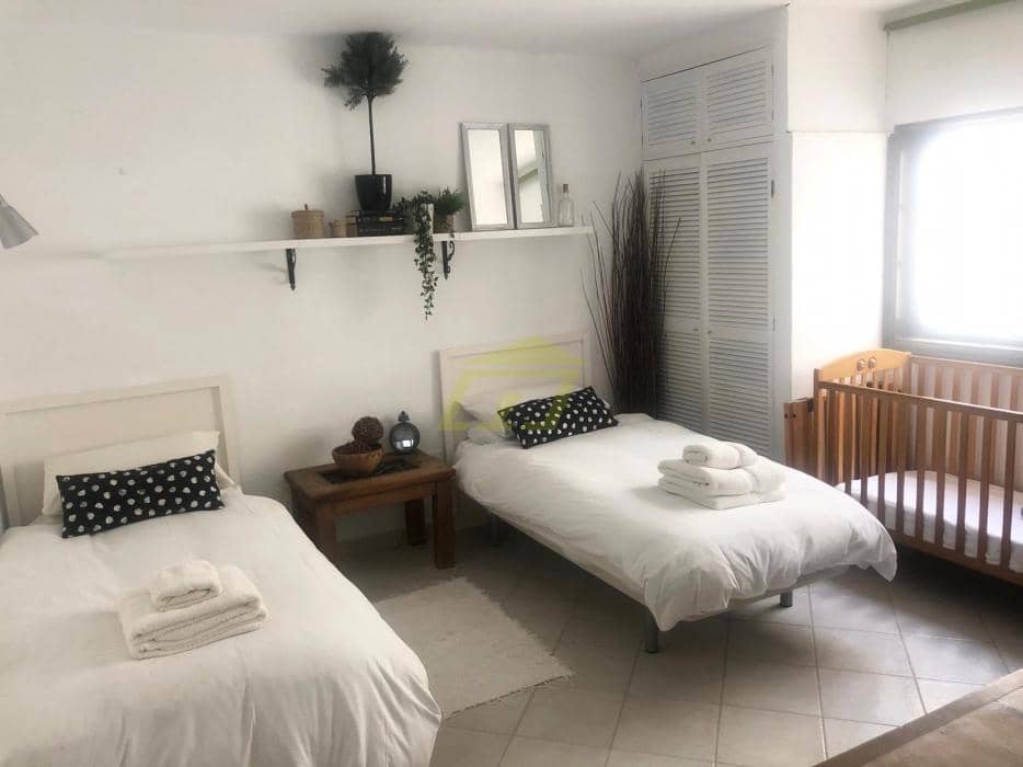 4 Zimmer Villa zu verkaufen in Nazaret mit Pool - 750.000 € (Ref: 9503794)