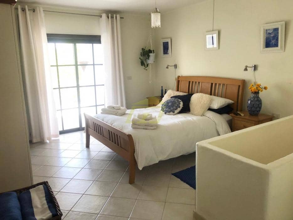 4 Zimmer Villa zu verkaufen in Nazaret mit Pool - 750.000 € (Ref: 9503794)