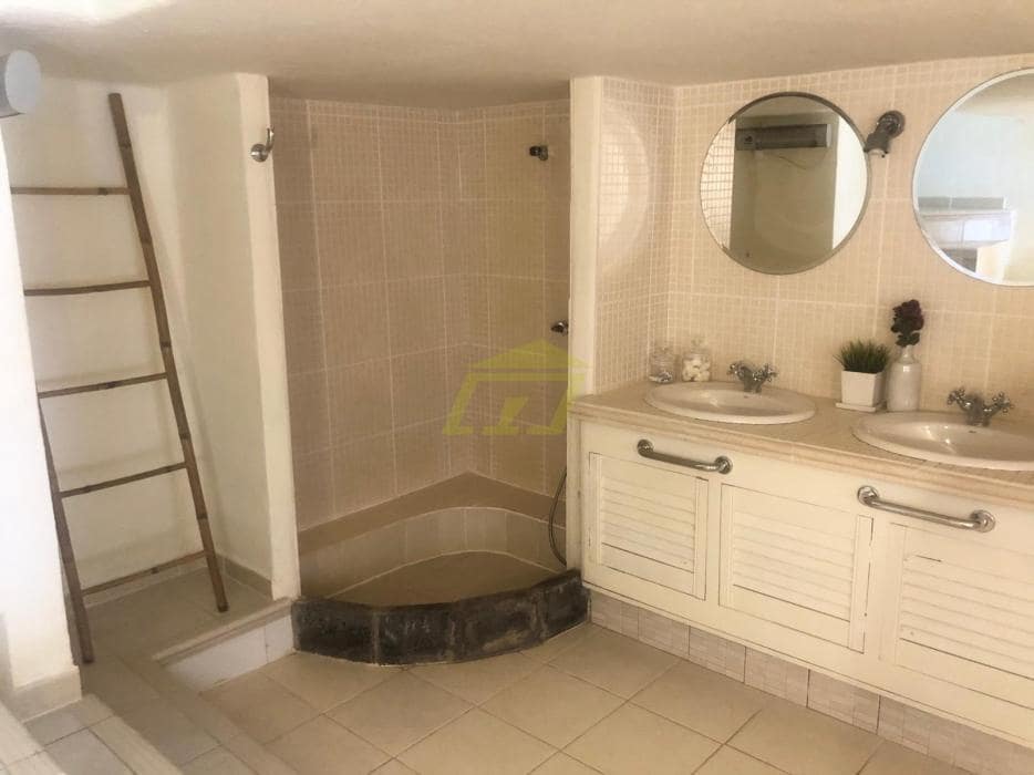 4 Zimmer Villa zu verkaufen in Nazaret mit Pool - 750.000 € (Ref: 9503794)