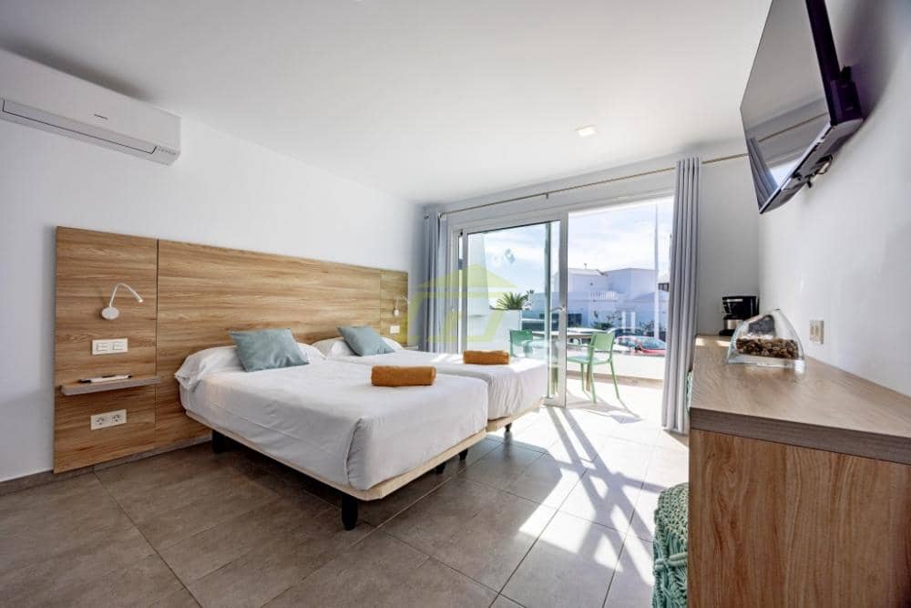 1 sypialnia Studio na sprzedaż w Puerto del Carmen z basenem - 155 000 € (Ref: 9503795)