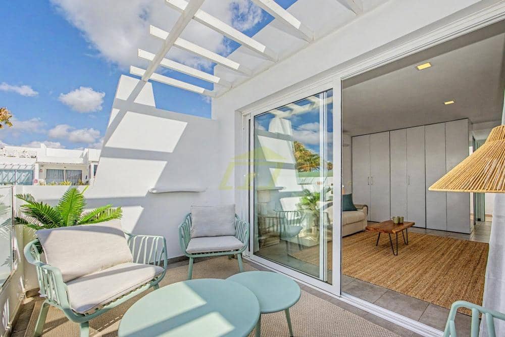 1 bedroom Studio for sale in Puerto del Carmen with pool - € 155,000 (Ref: 9503795)