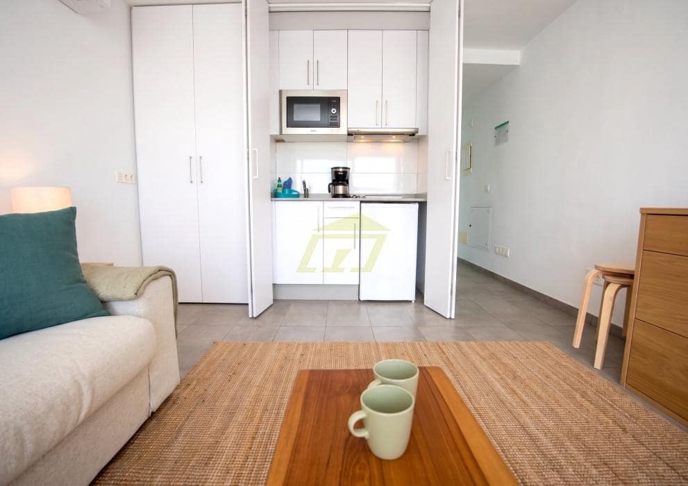 1 bedroom Studio for sale in Puerto del Carmen with pool - € 155,000 (Ref: 9503795)