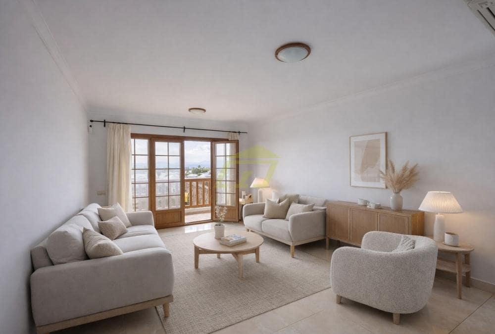 4 bedroom Villa for sale in Playa Blanca with pool - € 599,000 (Ref: 9503797)