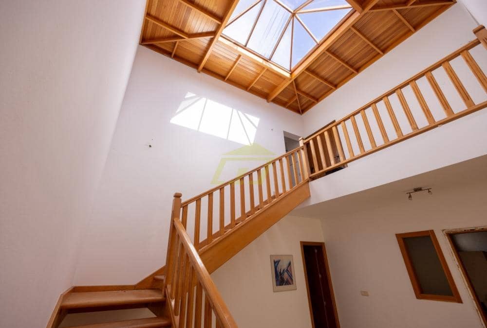 4 bedroom Villa for sale in Playa Blanca with pool - € 599,000 (Ref: 9503797)