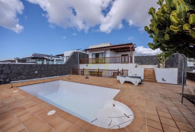 4 camera da letto Villa in vendita in Playa Blanca, Yaiza con piscina - 599.000 € (Rif: 9503797)