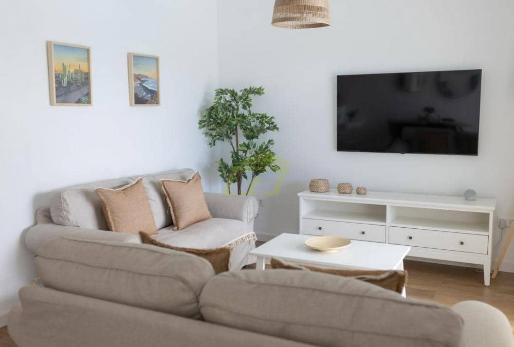 3 bedroom Villa for sale in Playa Blanca with pool - € 485,000 (Ref: 9508228)