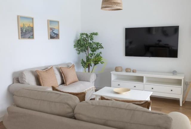 3 bedroom Villa for sale in Playa Blanca, Yaiza with pool - € 485,000 (Ref: 9508228)