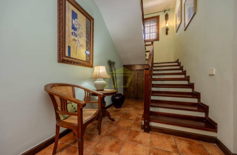 4 sypialnia Willa na sprzedaż w Costa Teguise z basenem - 895 000 € (Ref: 9508229)