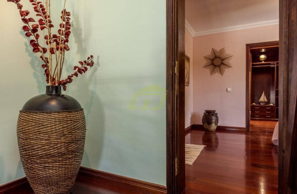 4 sypialnia Willa na sprzedaż w Costa Teguise z basenem - 895 000 € (Ref: 9508229)