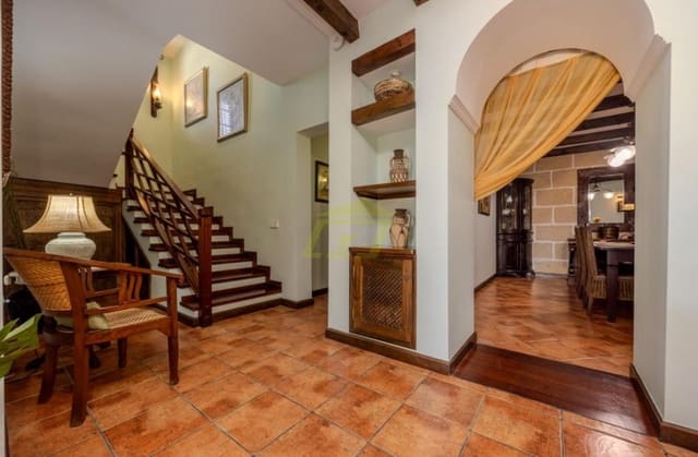 4 sypialnia Willa na sprzedaż w Costa Teguise, Teguise z basenem - 895 000 € (Ref: 9508229)