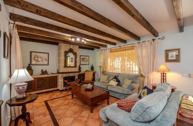 4 sypialnia Willa na sprzedaż w Costa Teguise, Teguise z basenem - 895 000 € (Ref: 9508229)