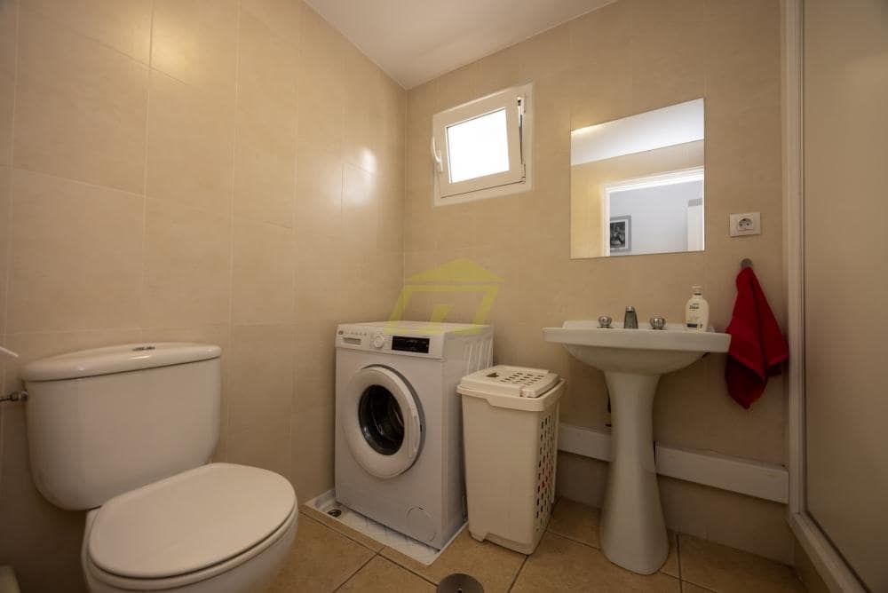 2 bedroom Apartment for sale in Puerto del Carmen - € 275,000 (Ref: 9511949)