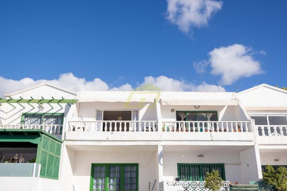 2 bedroom Apartment for sale in Puerto del Carmen - € 275,000 (Ref: 9511949)