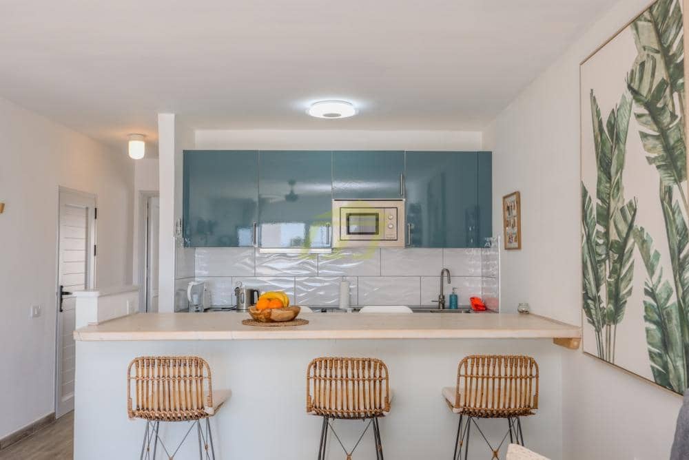 Apartamento de 1 habitación en Puerto del Carmen en venta con piscina - 245.000 € (Ref: 9511950)