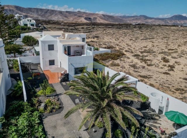 2 sovrum Villa till salu i Charco del Palo, Haría - 475 000 € (Ref: 9518398)