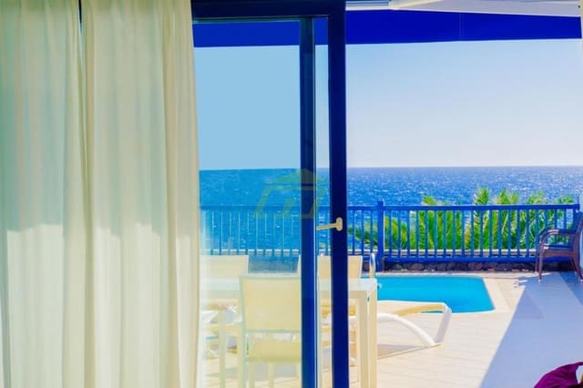 3 soveværelse Villa til salg i Puerto Calero, Yaiza med swimmingpool - € 799.000 (Ref: 9523907)