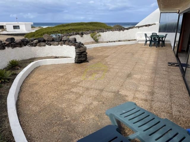 3 sovrum Bungalow till salu i Famara, Teguise - 600 000 € (Ref: 9523909)