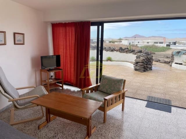 3 sovrum Bungalow till salu i Famara, Teguise - 600 000 € (Ref: 9523909)