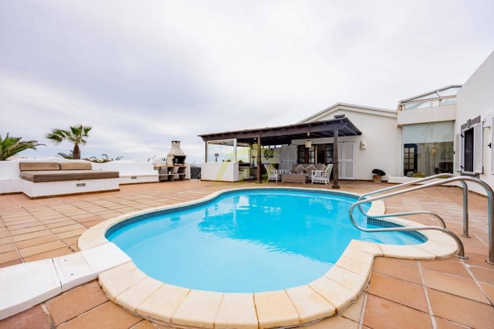 3 chambre Villa/Maison à vendre à Playa Blanca avec piscine - 689 000 € (Ref: 9523910)