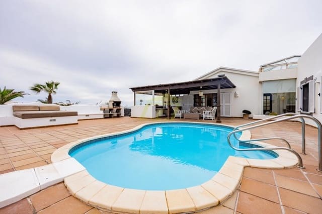 3 chambre Villa/Maison à vendre à Playa Blanca, Yaiza avec piscine - 689 000 € (Ref: 9523910)