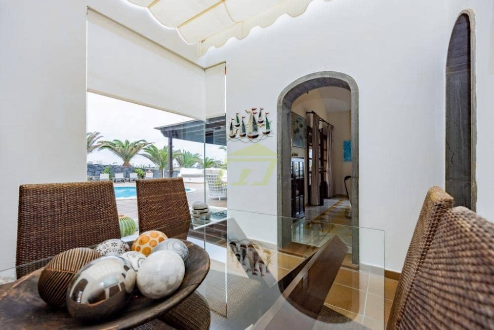 3 chambre Villa/Maison à vendre à Playa Blanca avec piscine - 689 000 € (Ref: 9523910)