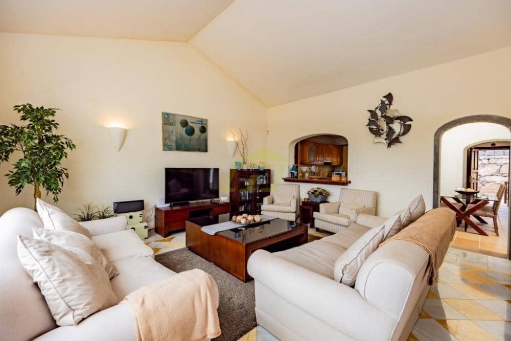 3 chambre Villa/Maison à vendre à Playa Blanca avec piscine - 689 000 € (Ref: 9523910)