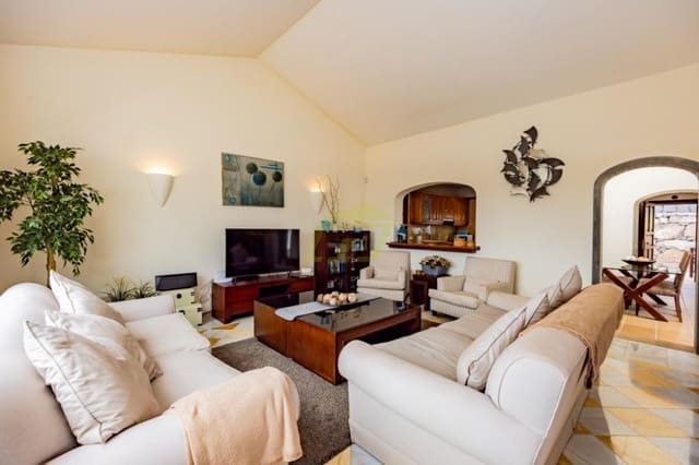 3 chambre Villa/Maison à vendre à Playa Blanca, Yaiza avec piscine - 689 000 € (Ref: 9523910)