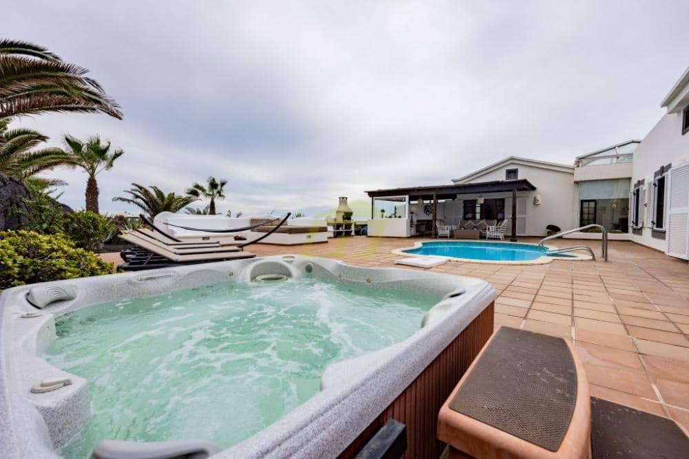 3 chambre Villa/Maison à vendre à Playa Blanca avec piscine - 689 000 € (Ref: 9523910)