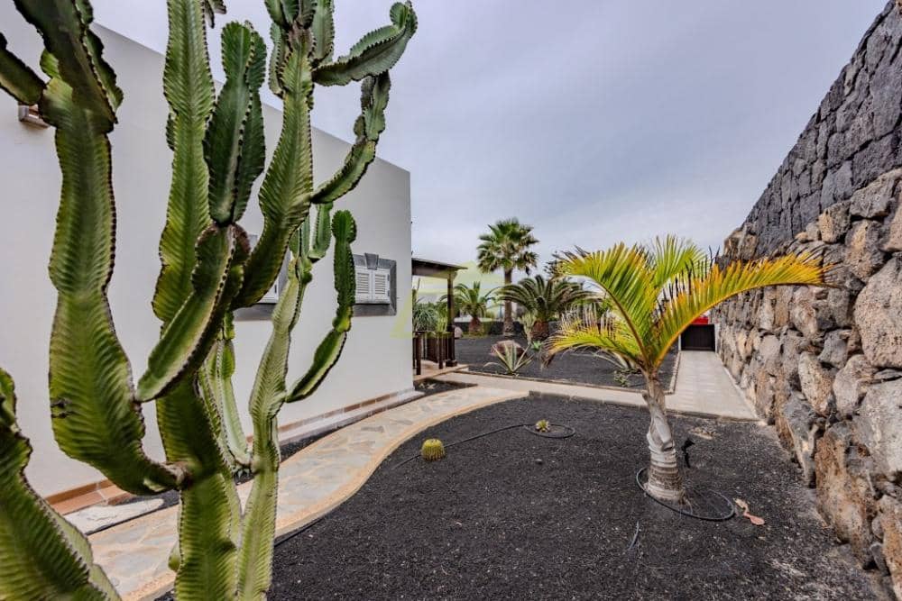 3 chambre Villa/Maison à vendre à Playa Blanca avec piscine - 689 000 € (Ref: 9523910)