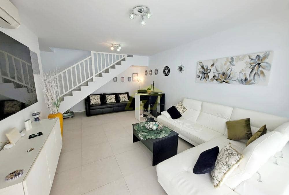 Chalet de 2 habitaciones en Playa Blanca en venta con piscina - 399.000 € (Ref: 9523911)