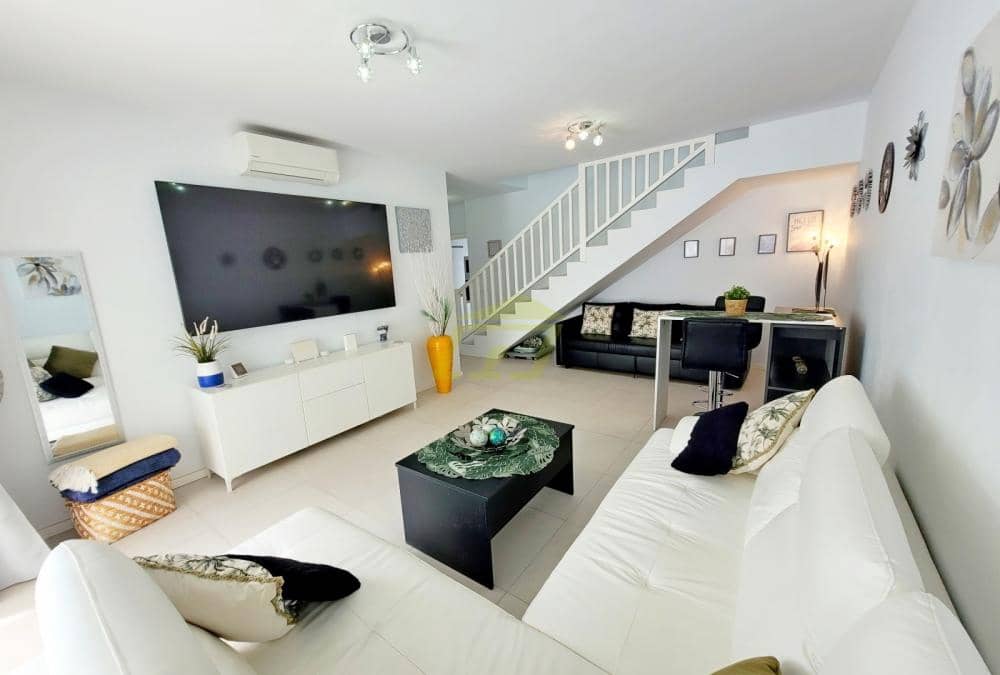 Chalet de 2 habitaciones en Playa Blanca en venta con piscina - 399.000 € (Ref: 9523911)