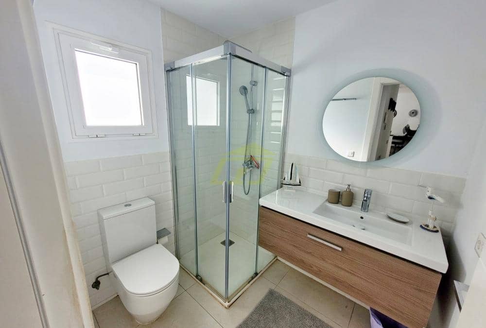 Chalet de 2 habitaciones en Playa Blanca en venta con piscina - 399.000 € (Ref: 9523911)