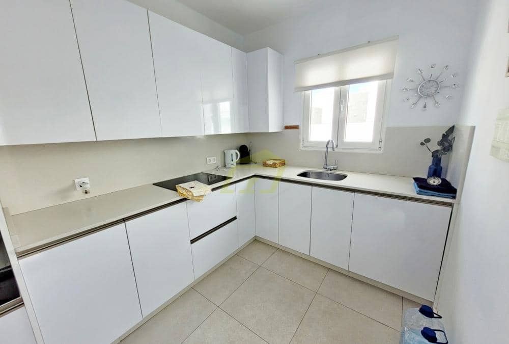 Chalet de 2 habitaciones en Playa Blanca en venta con piscina - 399.000 € (Ref: 9523911)