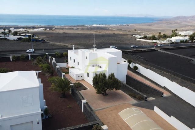 4 bedroom Villa for sale in Macher, Tías with pool - € 1,050,000 (Ref: 9523912)