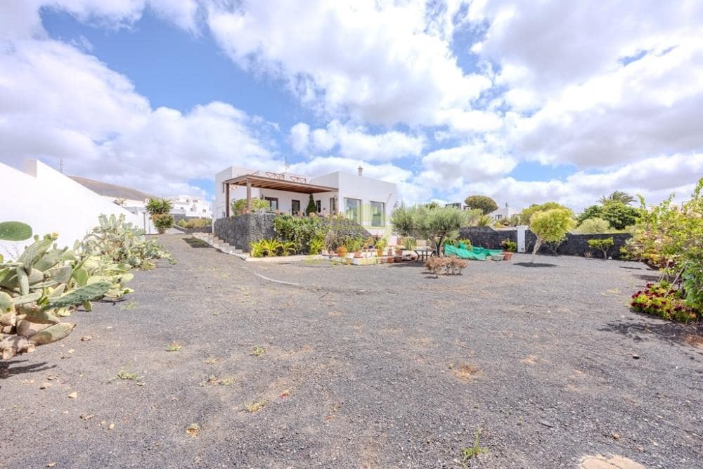 4 bedroom Villa for sale in Macher with pool - € 1,050,000 (Ref: 9523912)