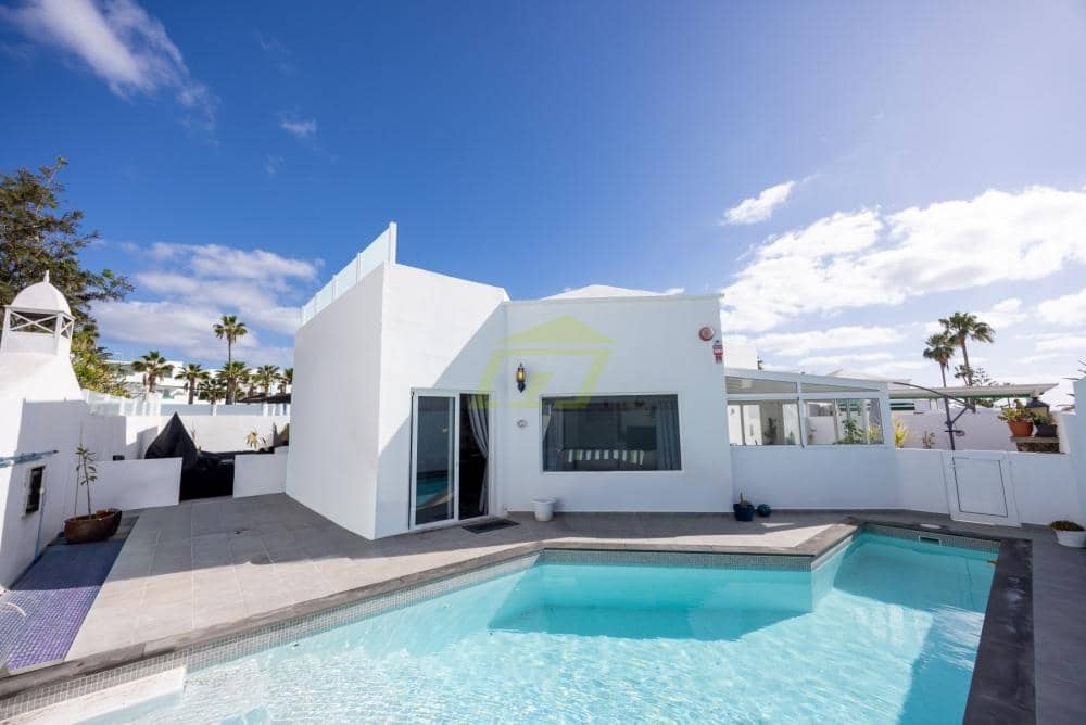 3 slaapkamer Bungalow te koop in Costa Teguise met zwembad - € 750.000 (Ref: 9535489)