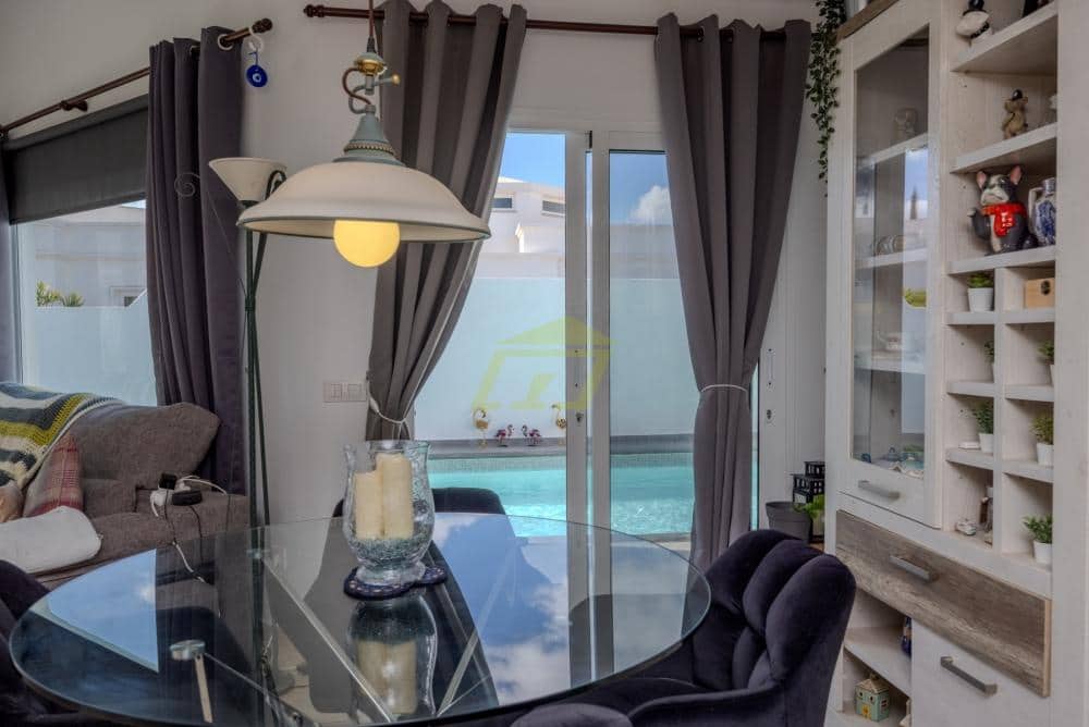 3 slaapkamer Bungalow te koop in Costa Teguise met zwembad - € 750.000 (Ref: 9535489)