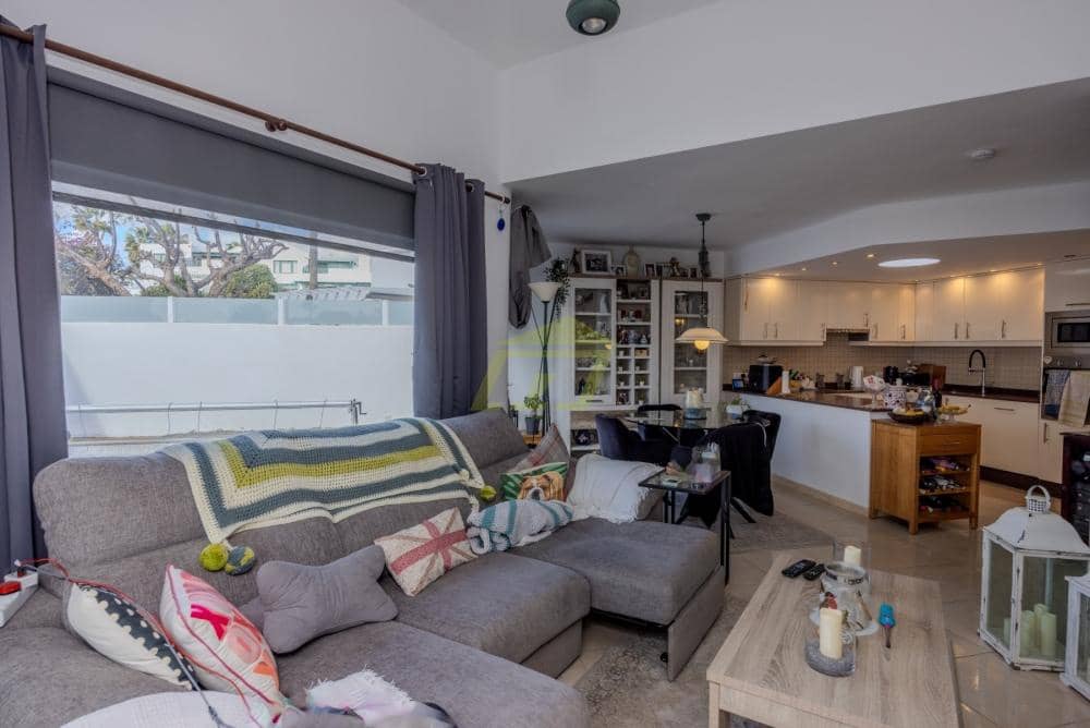 3 slaapkamer Bungalow te koop in Costa Teguise met zwembad - € 750.000 (Ref: 9535489)