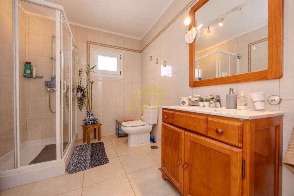 3 slaapkamer Bungalow te koop in Costa Teguise met zwembad - € 750.000 (Ref: 9535489)