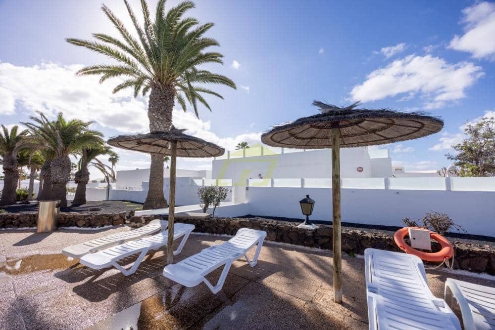 3 slaapkamer Bungalow te koop in Costa Teguise met zwembad - € 750.000 (Ref: 9535489)
